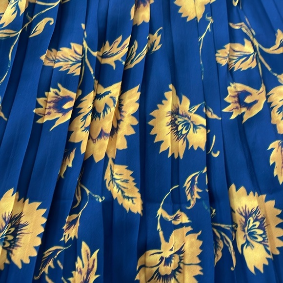 NWT J Crew pleated dress size 8 - Picture 3 of 3